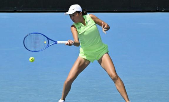 167棋牌-张帅0-2兹沃纳列娃，遭遇WTA1000多哈站资格赛一轮游